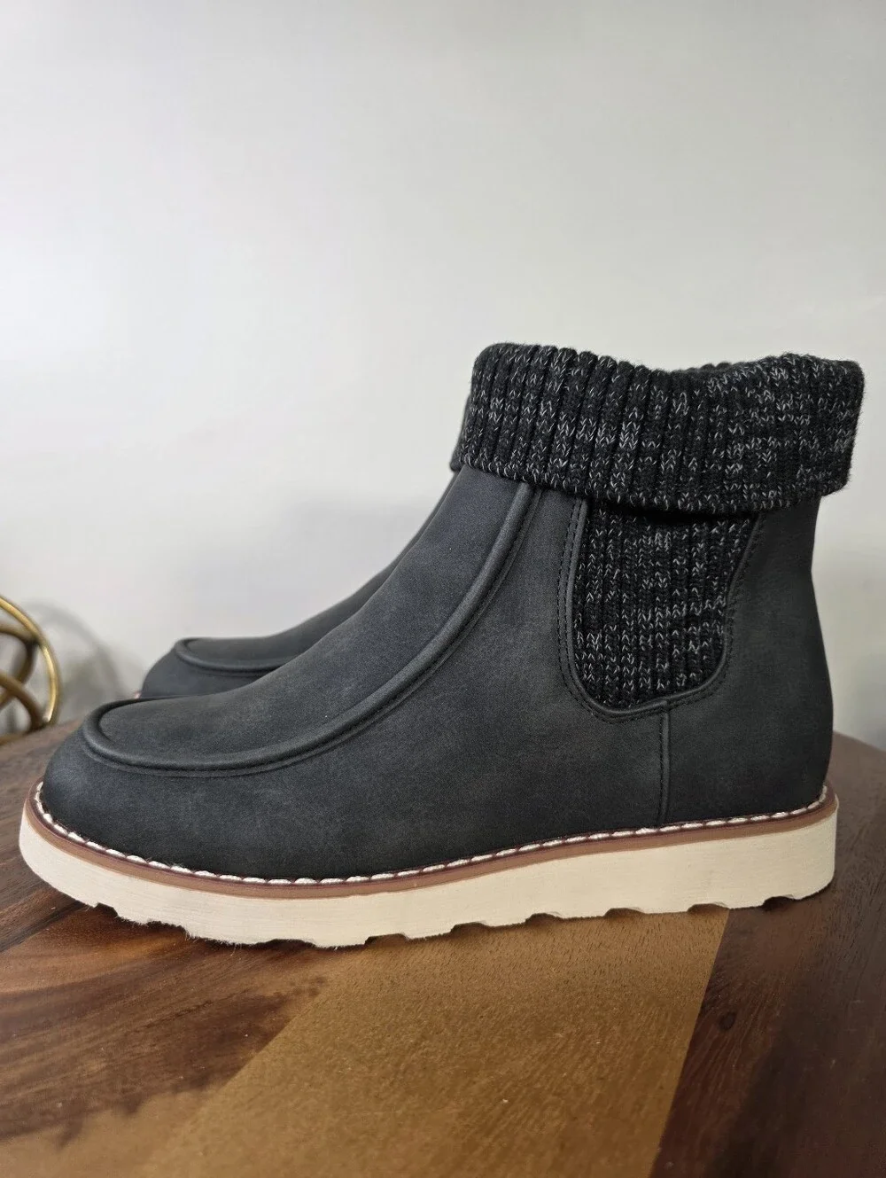 Pierre Dumas Tally Adventure Seeker Moc Toe Ankle Boots Black Knit Size 8.5